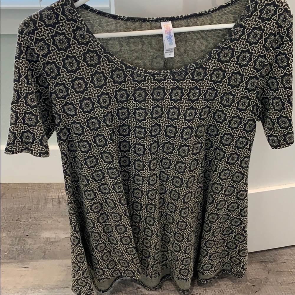 LuLaRoe top